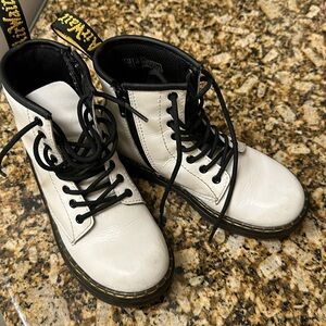 Lace up/zipper Dr Martens, girl size 1 US (32 EU); good condition